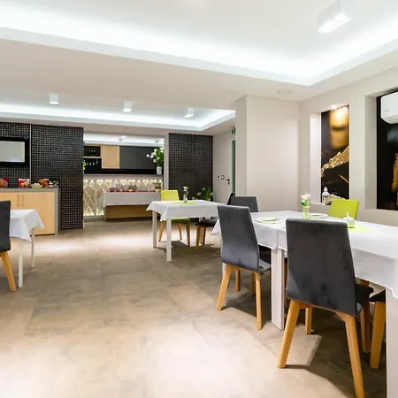 Jozefina - Mini & Family Fun Apartment