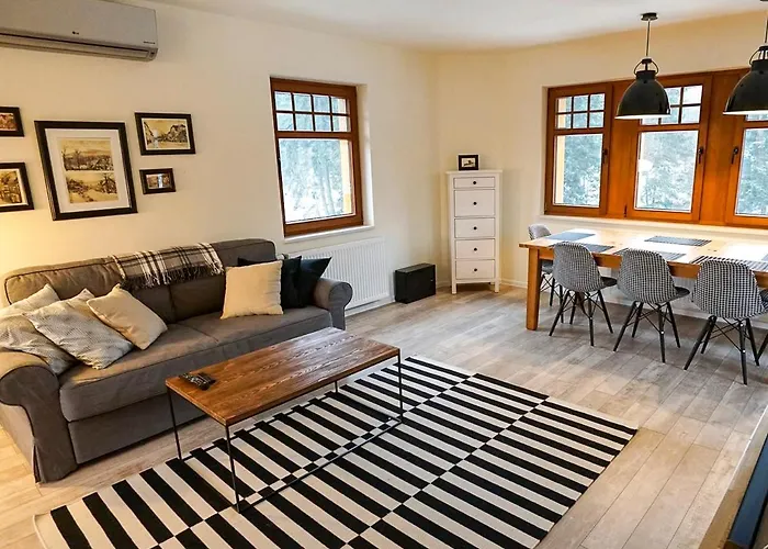 Jozefina - Mini & Family Fun *