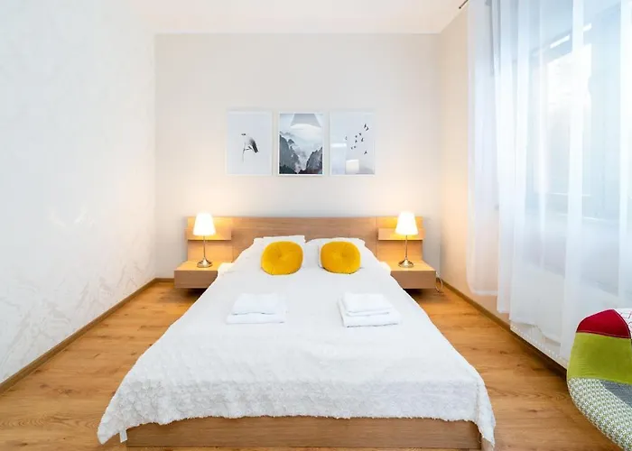 Jozefina - Mini & Family Fun *