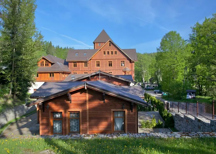 Jozefina - Mini & Family Fun *